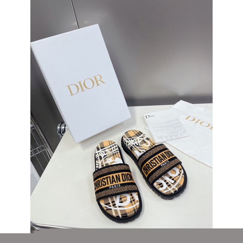 ch**an D*or slippers